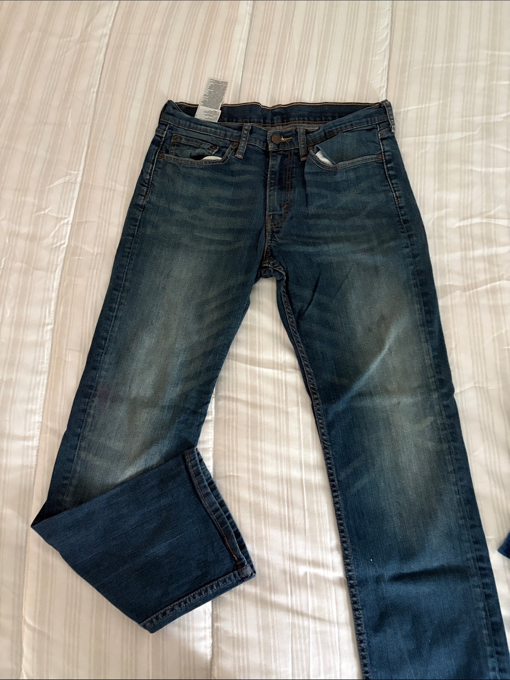 Men's Straight-Leg Jeans in Faded Blue